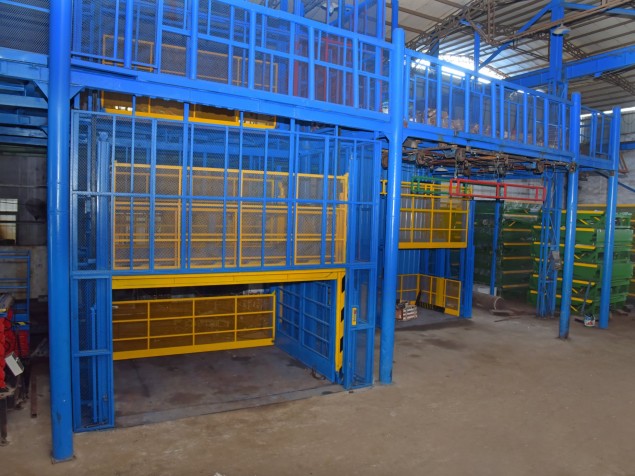 重載型液壓升降機(jī)