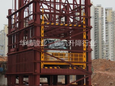 室外直頂式升降機