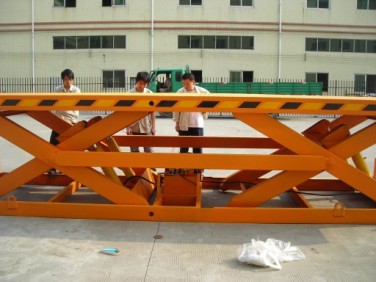 貨柜車專用升降機