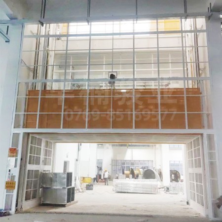 機(jī)械行業(yè)大型升降機(jī)