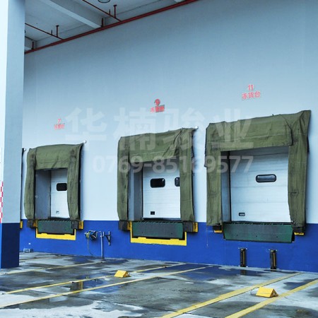 冷庫(kù)用登車橋案例-華楠駿業(yè)