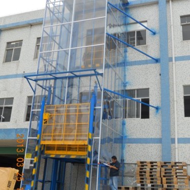 食品行業(yè)安裝直頂式升降機