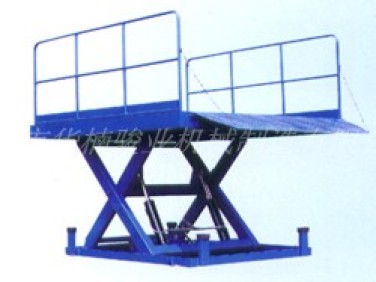 標(biāo)準(zhǔn)貨柜車升降平臺